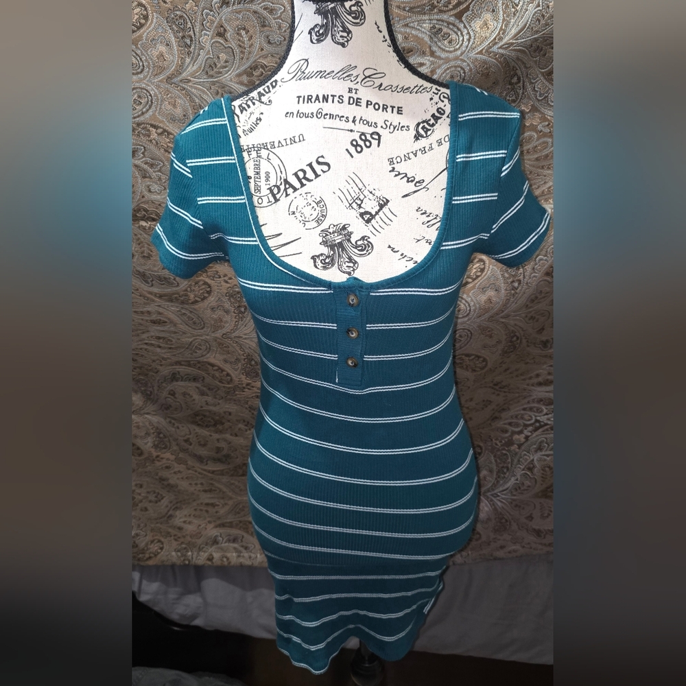 Full Tilt form fitting tshirt style scoop neck 4 button dress